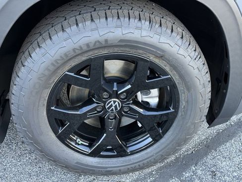 New 2026 Volkswagen Atlas Peak Edition image 7