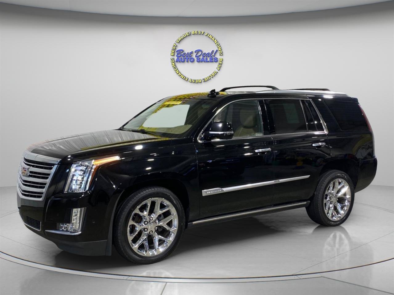 Used 2018 Cadillac Escalade Platinum AWD/4WD image 1