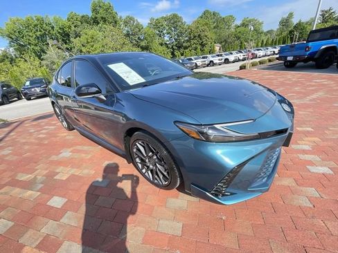Used 2025 Toyota Camry XSE AWD/4WD image 37