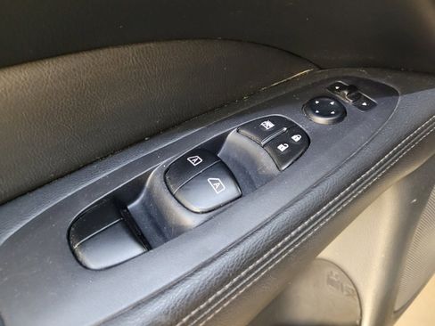 Used 2020 Nissan Pathfinder SL FWD image 27