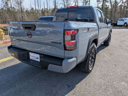 Used 2024 Nissan Frontier Pro-X image 3