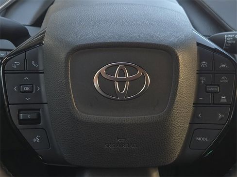 Used 2025 Toyota Prius XLE image 25