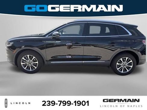 Used 2023 Lincoln Nautilus AWD w/ Premium Package image 3