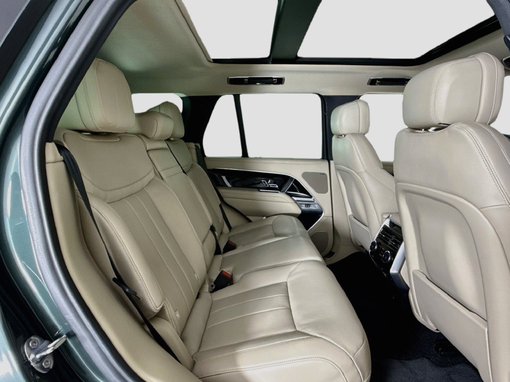 Used 2024 Land Rover Range Rover SE AWD/4WD image 15