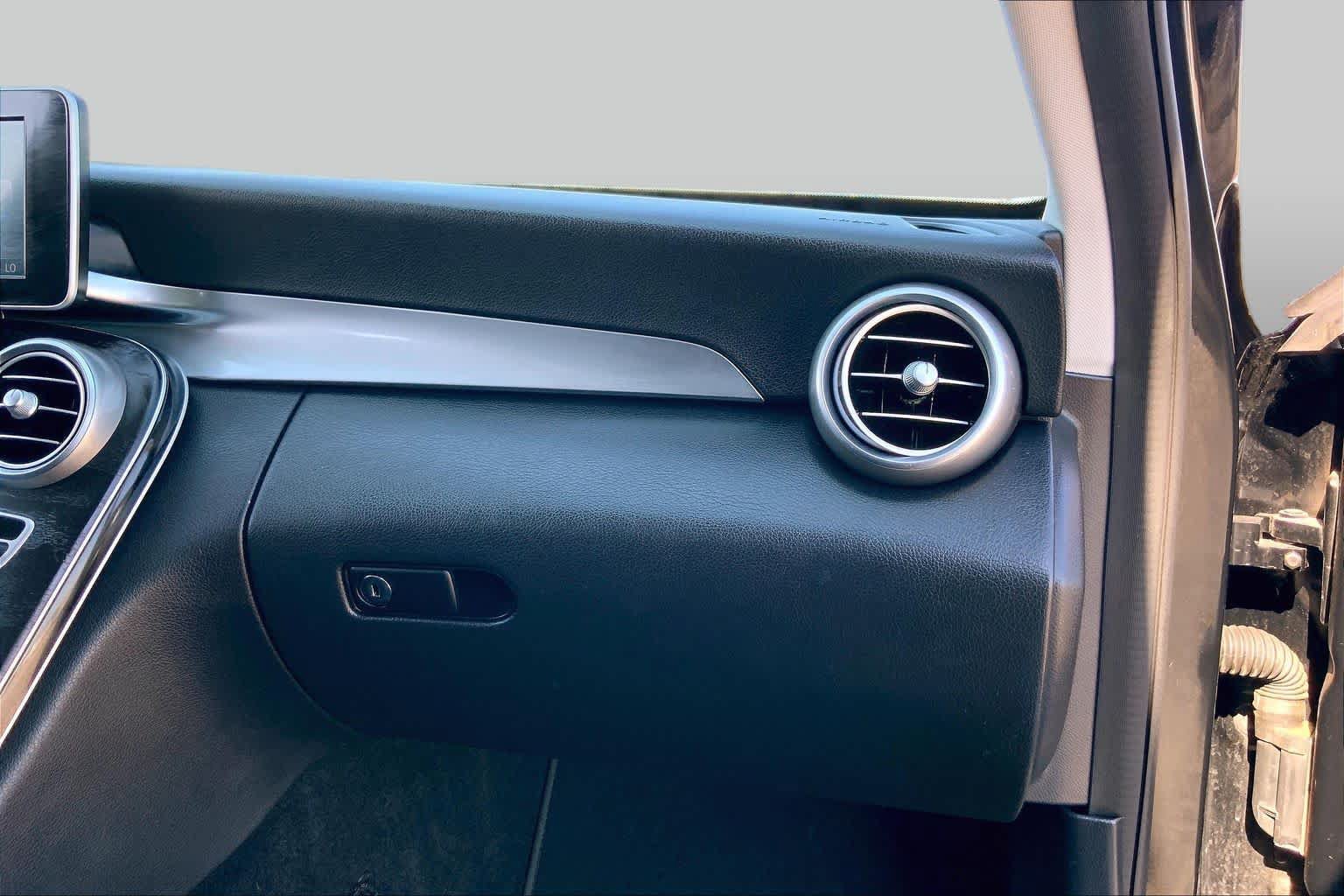 Used 2017 Mercedes-Benz C 300 Sedan image 18