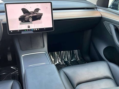 Used 2023 Tesla Model Y Long Range AWD/4WD image 24