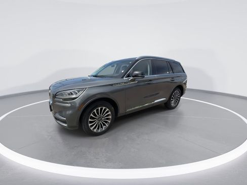 Used 2023 Lincoln Aviator AWD w/ Premium Package image 4