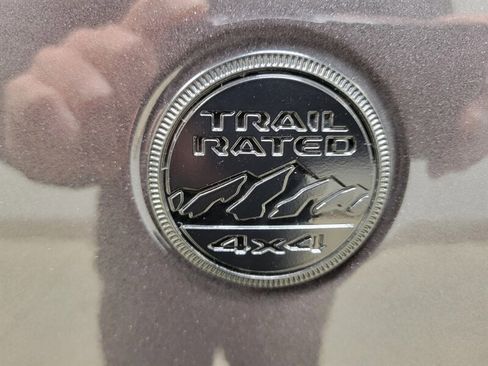 Used 2021 Jeep Wrangler Unlimited Sahara AWD/4WD image 16