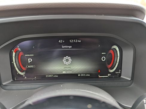 Certified 2022 Nissan Rogue Platinum w/ Head-Up Display Package image 11