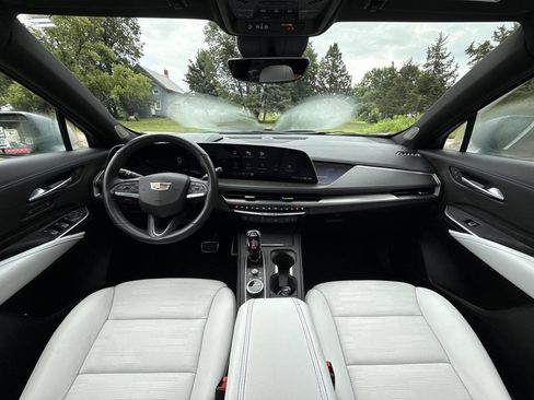 Used 2024 Cadillac XT4 Sport image 20