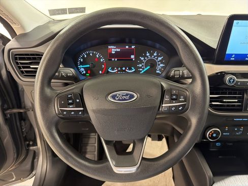 Used 2022 Ford Escape SE image 14