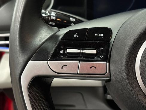 Used 2022 Hyundai Elantra Limited image 24