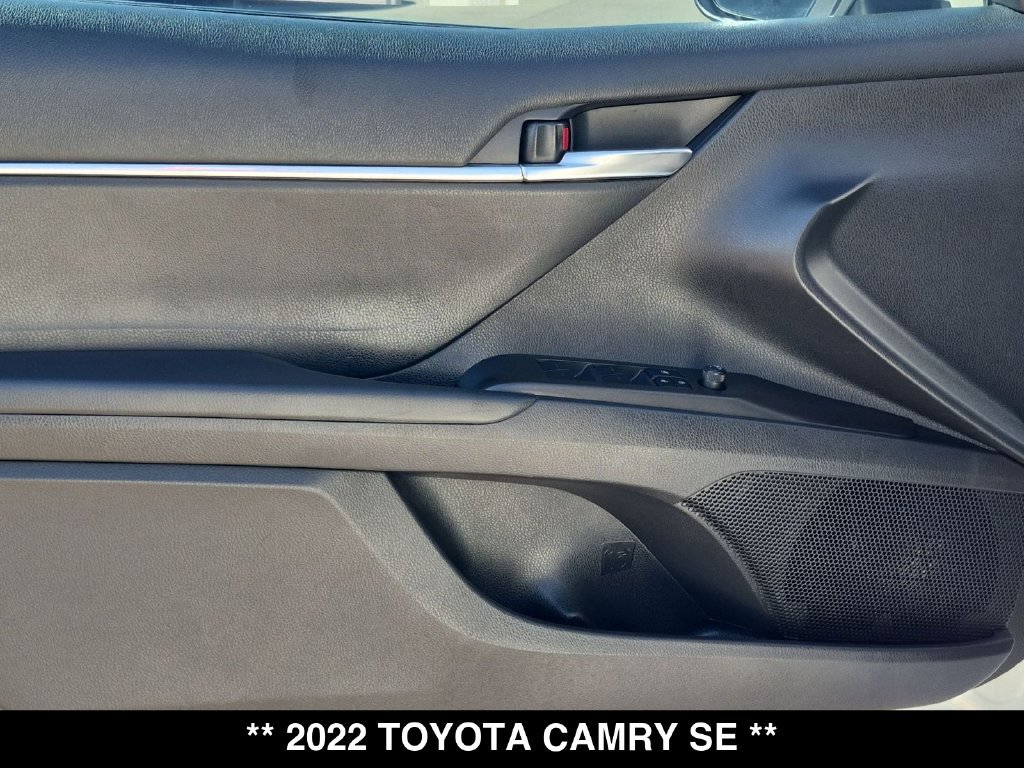 Used 2022 Toyota Camry SE AWD/4WD image 25