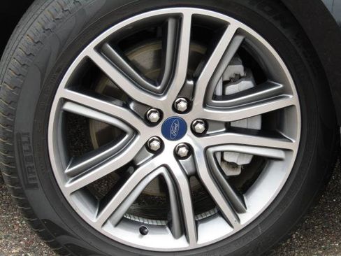 Used 2022 Ford Edge Titanium w/ Equipment Group 301A image 6