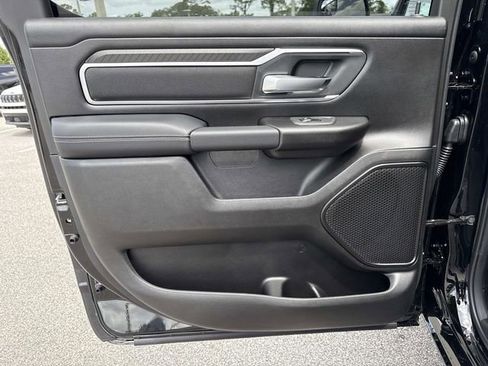 New 2026 RAM 1500 4x4 Crew Cab image 9