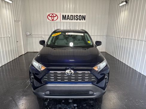 Used 2021 Toyota RAV4 XLE Premium AWD/4WD image 7
