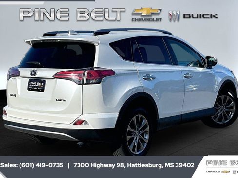 Used 2018 Toyota RAV4 Limited FWD image 11