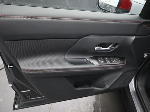 New 2026 Nissan Kicks SR w/ SR Premium Package FWD image 11