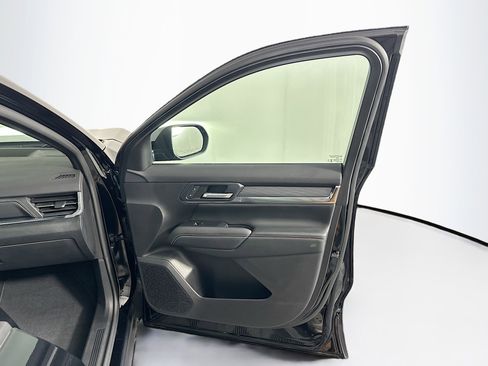 Used 2025 GMC Terrain Elevation image 33