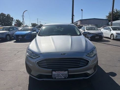 Used 2020 Ford Fusion SE FWD image 2