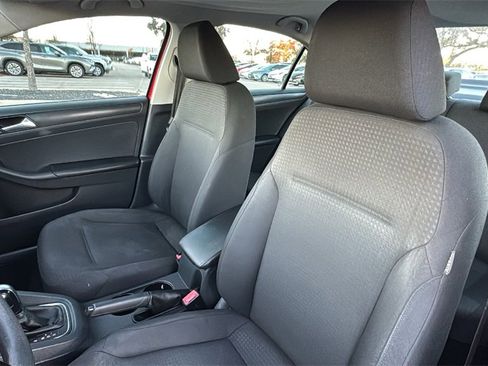 Used 2015 Volkswagen Jetta S image 18