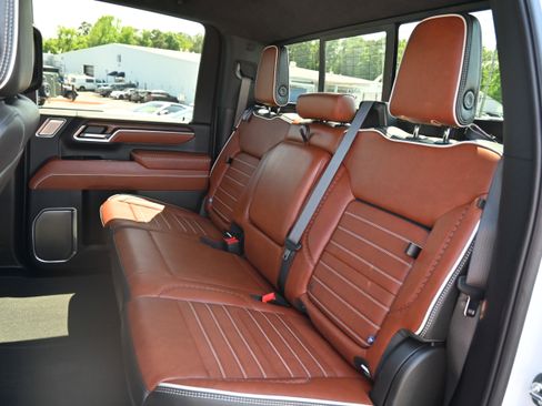 Used 2025 GMC Sierra 2500 Denali Ultimate AWD/4WD image 34