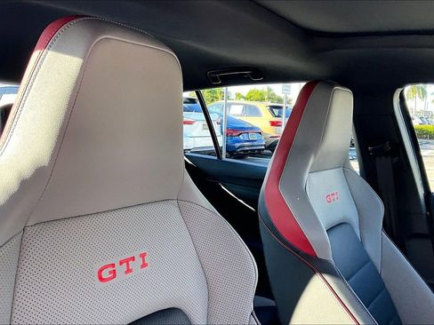 New 2026 Volkswagen GTI SE FWD image 22