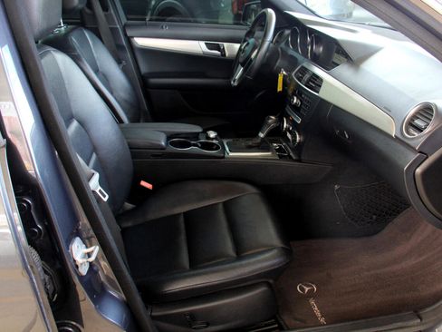 Used 2013 Mercedes-Benz C 250 Sedan image 26