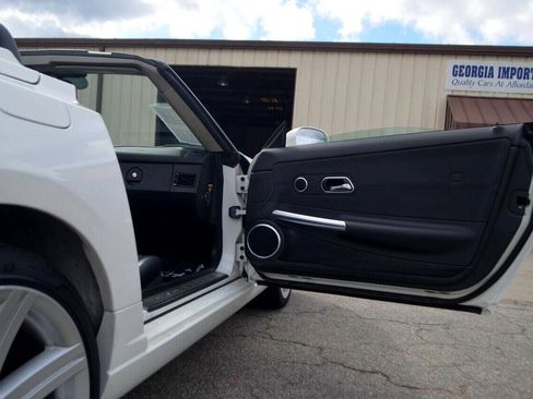 Used 2005 Chrysler Crossfire Limited image 20