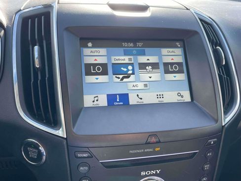 Used 2018 Ford Edge Titanium image 8