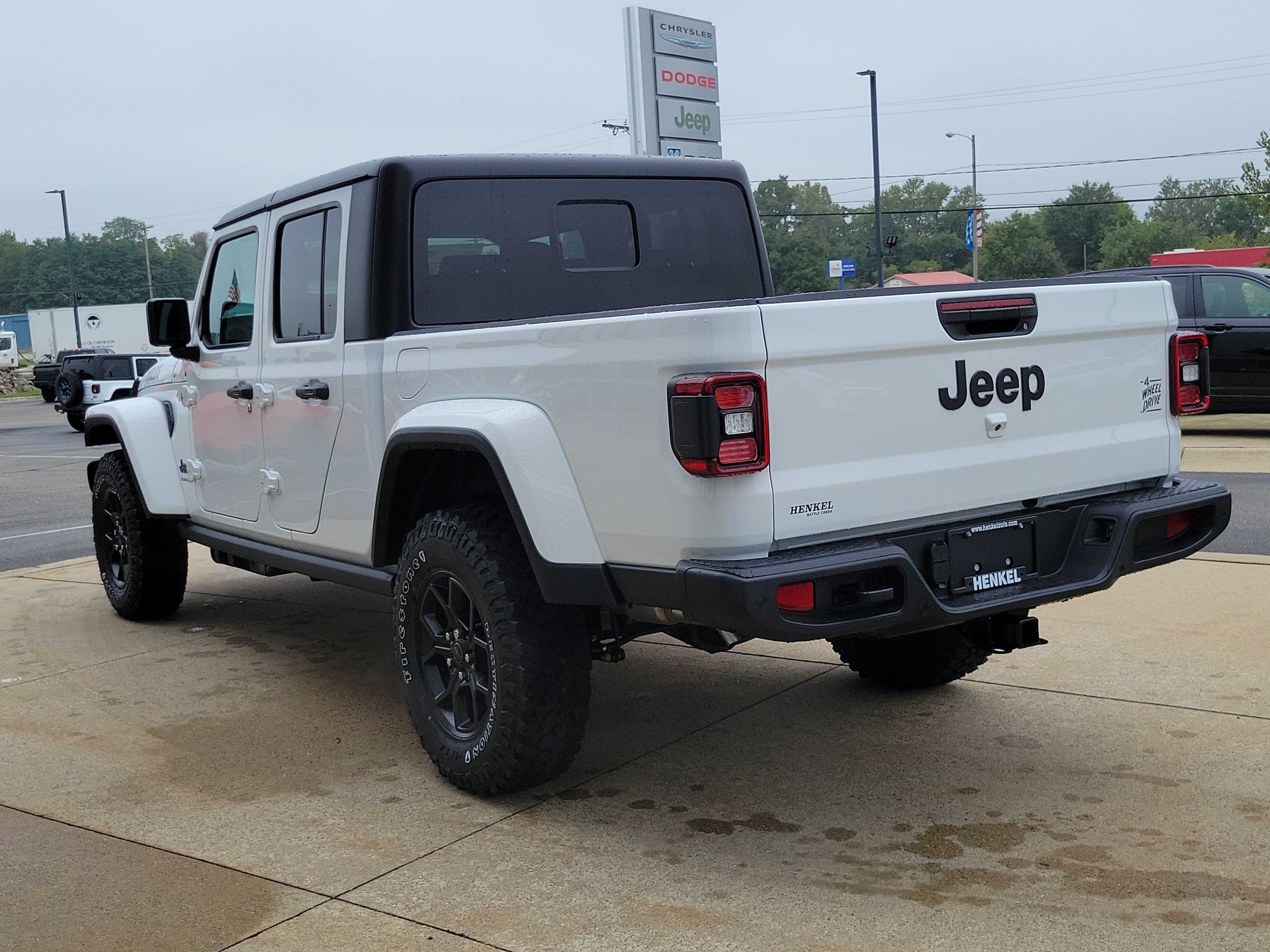 New 2027 Jeep Gladiator Sport AWD/4WD image 3