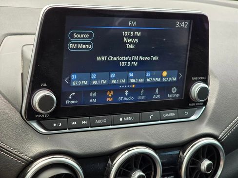 Used 2024 Nissan Sentra SV FWD image 4