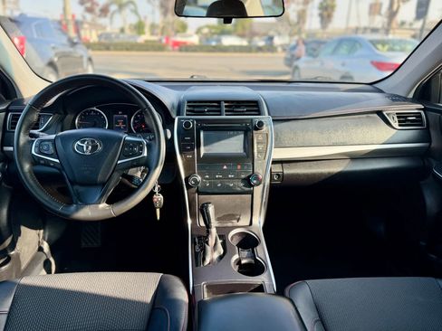 Used 2017 Toyota Camry SE image 13