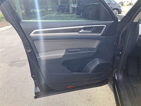 Used 2022 Volkswagen Atlas SE image 14