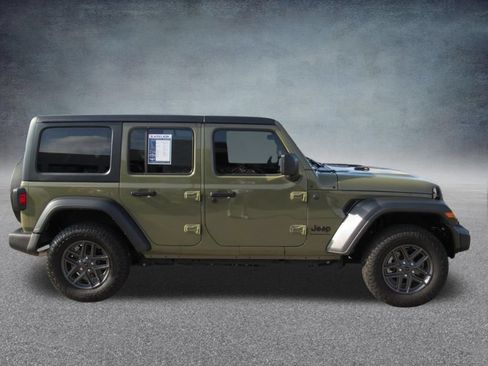 Used 2025 Jeep Wrangler Unlimited Sport AWD/4WD image 8