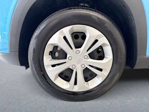 Used 2025 Chevrolet Trax LS w/ Driver Confidence Package FWD image 20