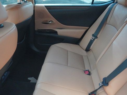 Used 2024 Lexus ES 350 w/ Premium Package FWD image 10