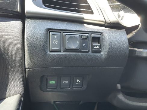 Used 2017 Nissan Sentra SV w/ Style Package image 25