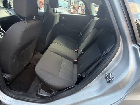 Used 2016 Ford Focus SE FWD image 11