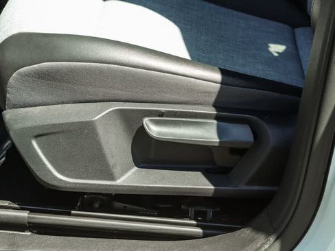 Used 2023 Volkswagen ID.4 Pro RWD image 16