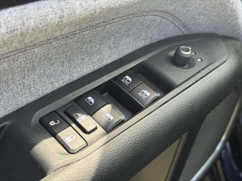 Certified 2023 Jeep Compass Latitude AWD/4WD image 17