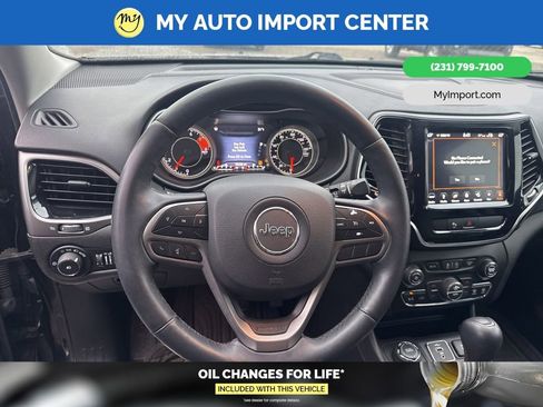 Used 2019 Jeep Cherokee Limited image 9