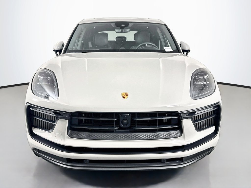 Certified 2024 Porsche Macan S AWD/4WD image 6