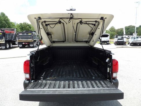 Used 2020 Toyota Tacoma SR image 44