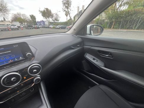 Used 2025 Nissan Sentra S image 33