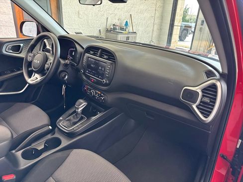 Used 2024 Kia Soul LX w/ Option Group 015 FWD image 48