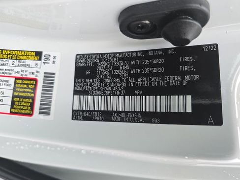 Used 2023 Toyota Sienna XSE image 38