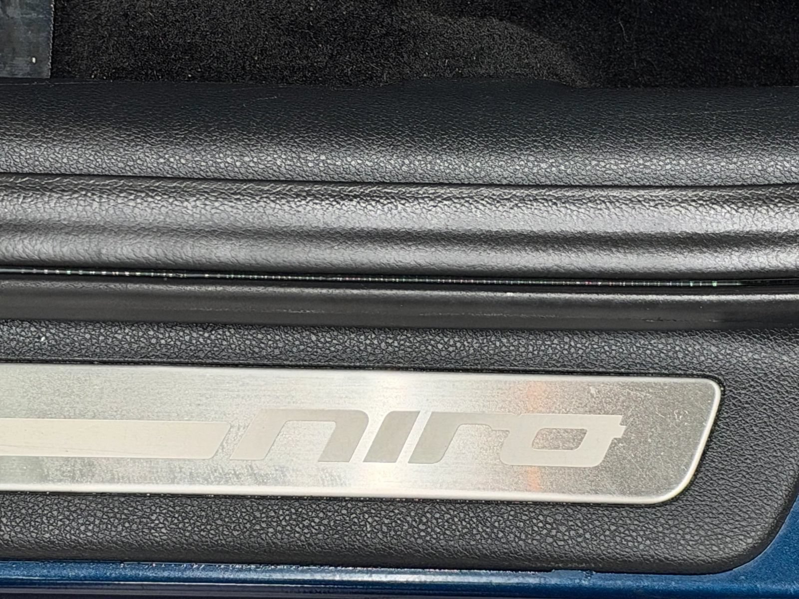 Used 2017 Kia Niro Touring FWD image 38