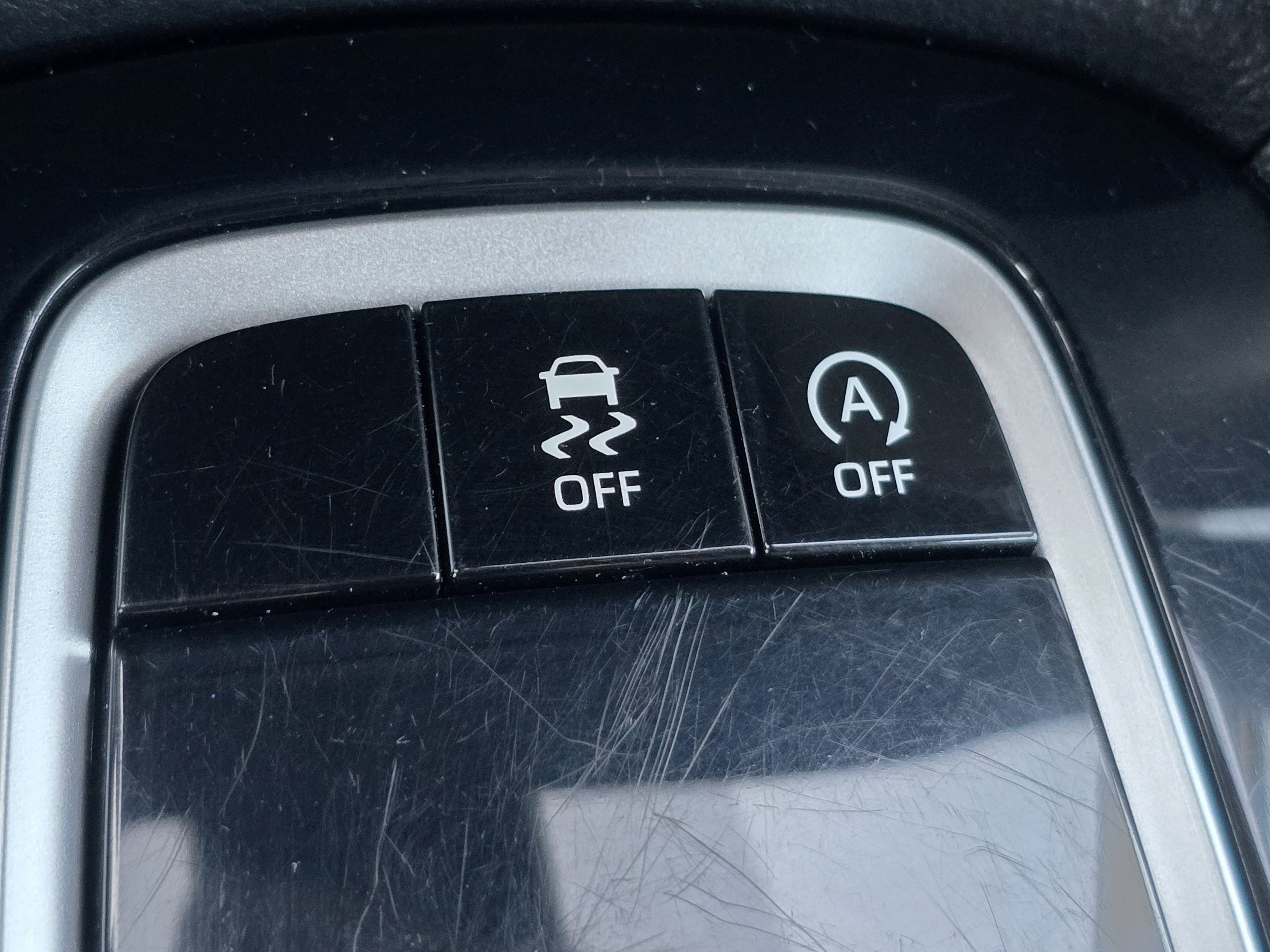 Used 2024 Toyota Corolla Cross XLE FWD image 14