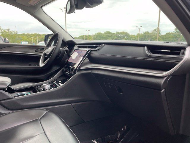 Used 2023 Jeep Grand Cherokee L Limited AWD/4WD image 29